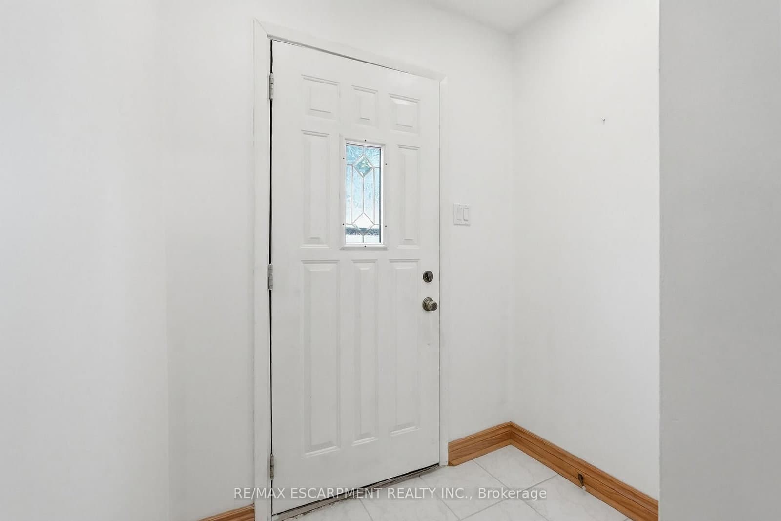 58 ONSLOW Court - Image 4