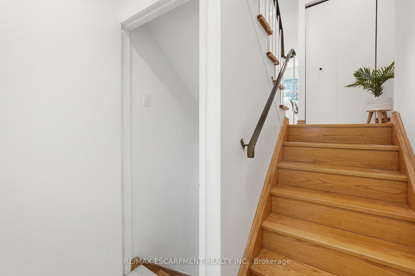 58 ONSLOW Court - Image 5