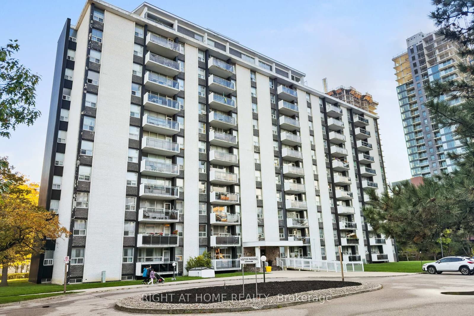 151 LaRose Avenue E, Unit 907 - Image 1