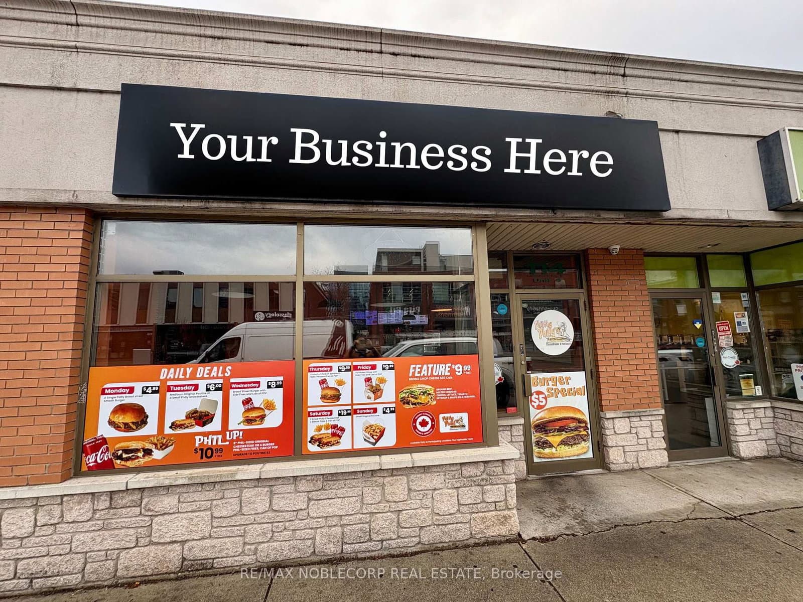 114 Lakeshore Road E, Unit 4 - Image 1