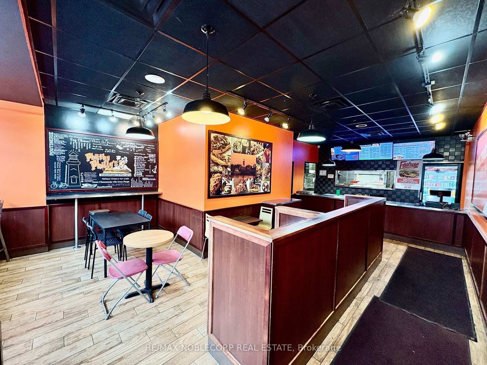 114 Lakeshore Road E, Unit 4 - Image 2