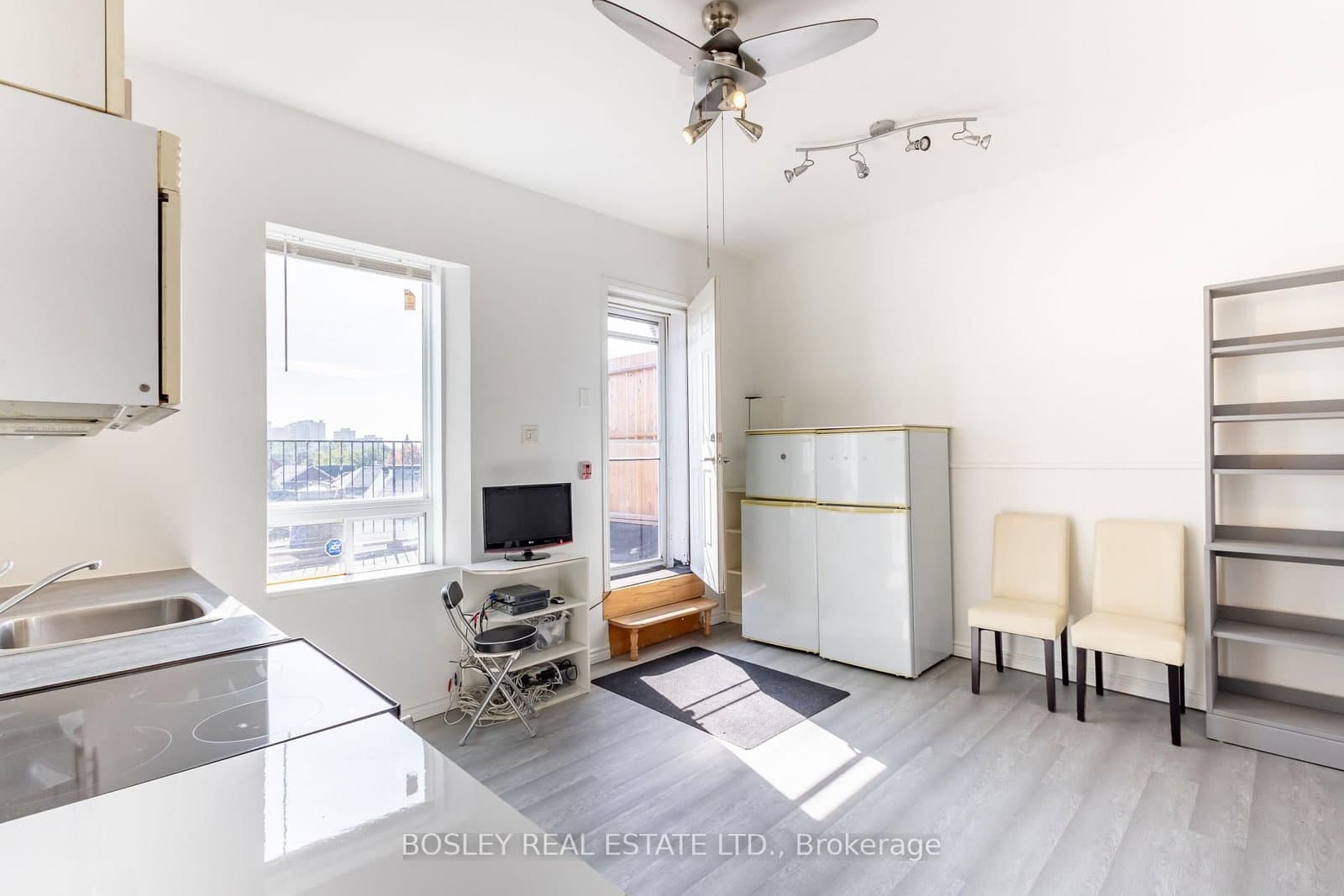 2963 Dundas Street W - Image 4