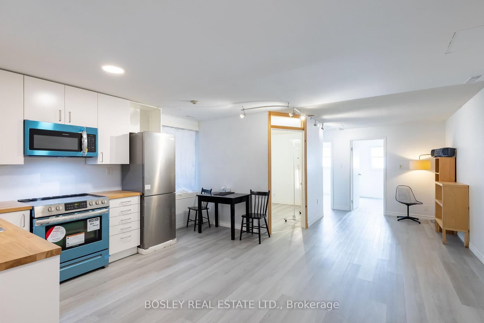 2963 Dundas Street W - Image 6
