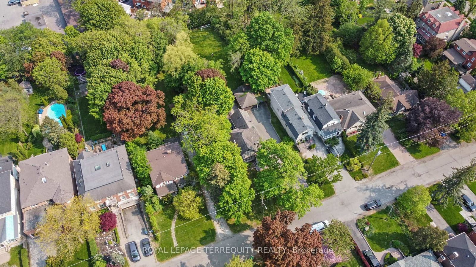 65 Burnhamthorpe Crescent - Image 4