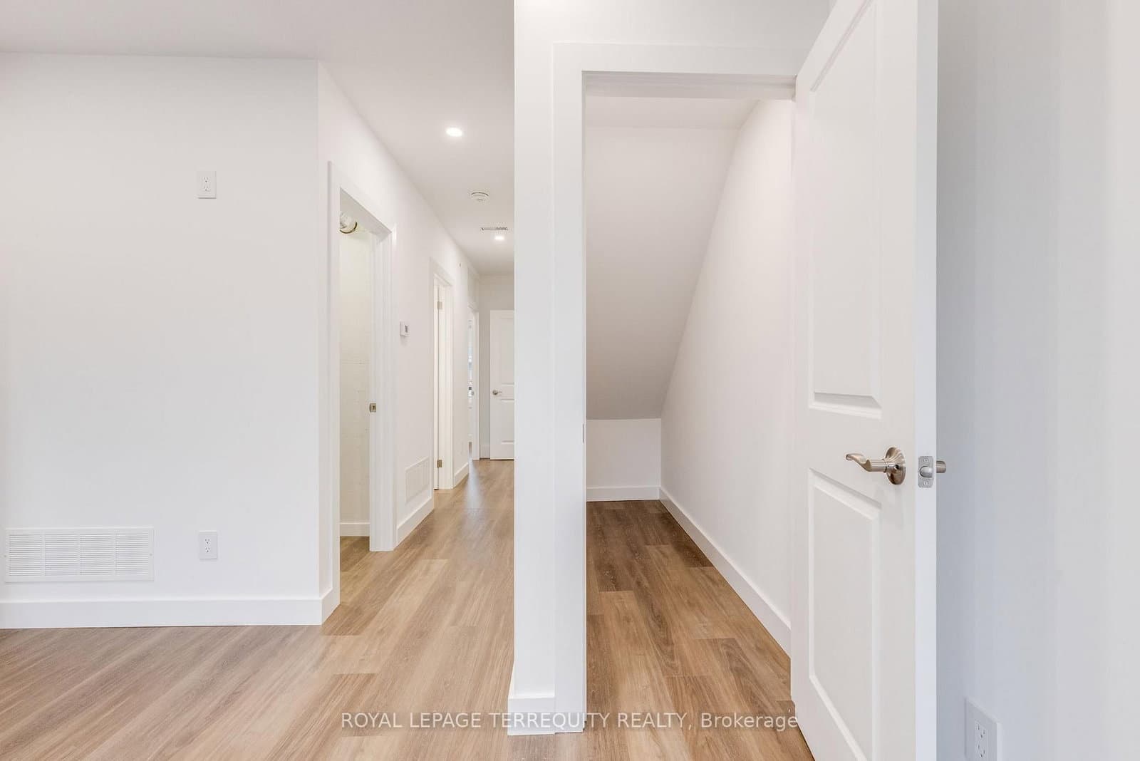 94 Earlscourt Avenue, Unit 2 - Image 6