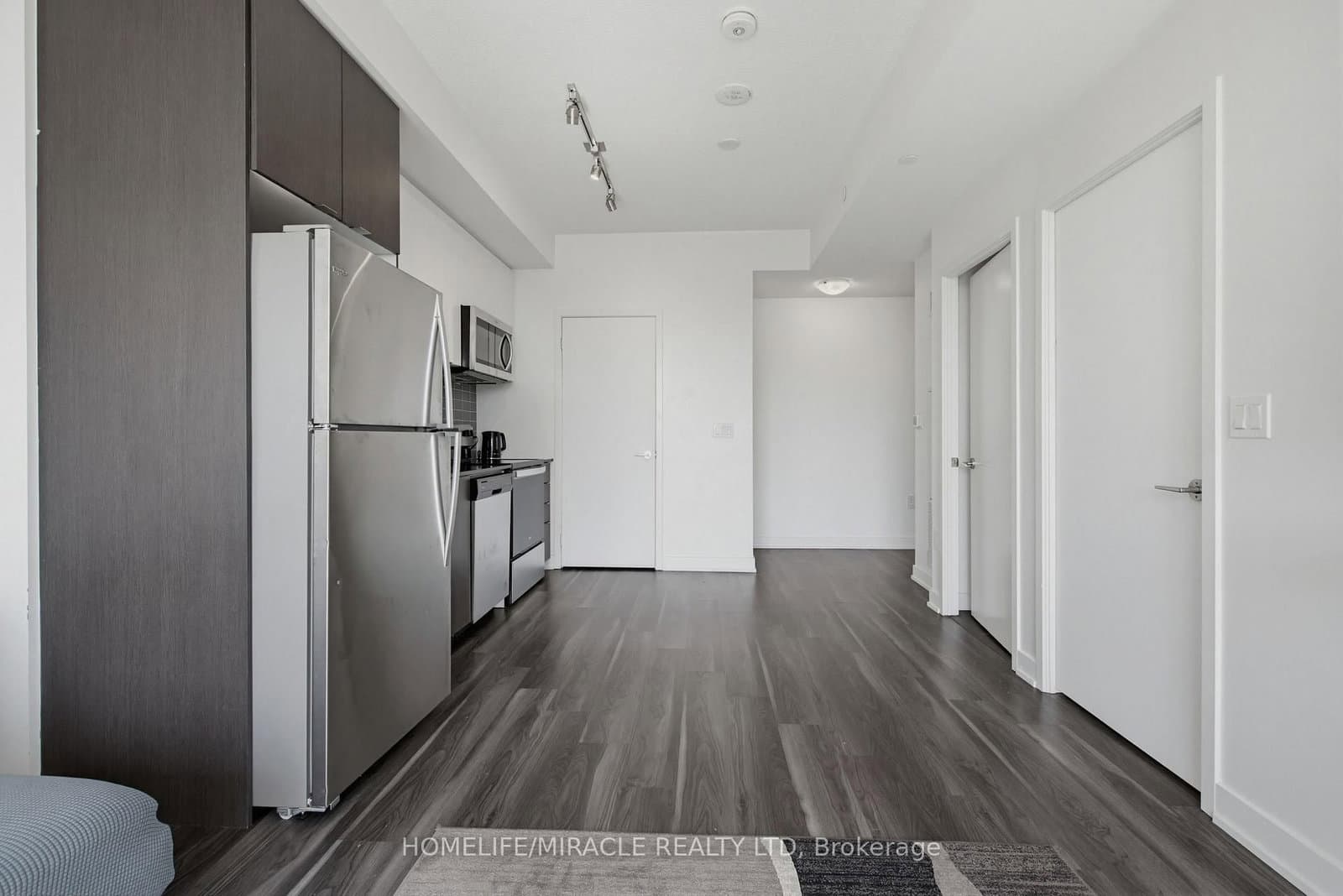 859 The Queensway, Unit 605 - Image 6