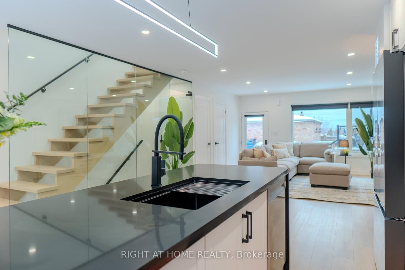 16 Habibi Lane - Image 1