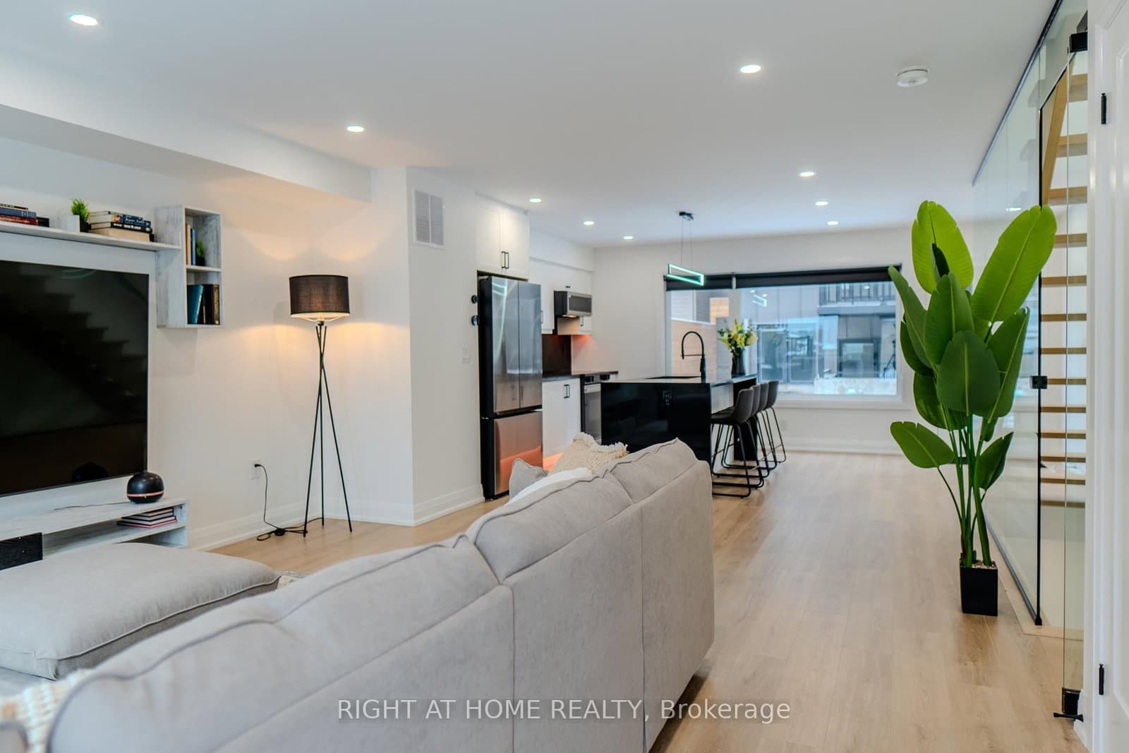 16 Habibi Lane - Image 5