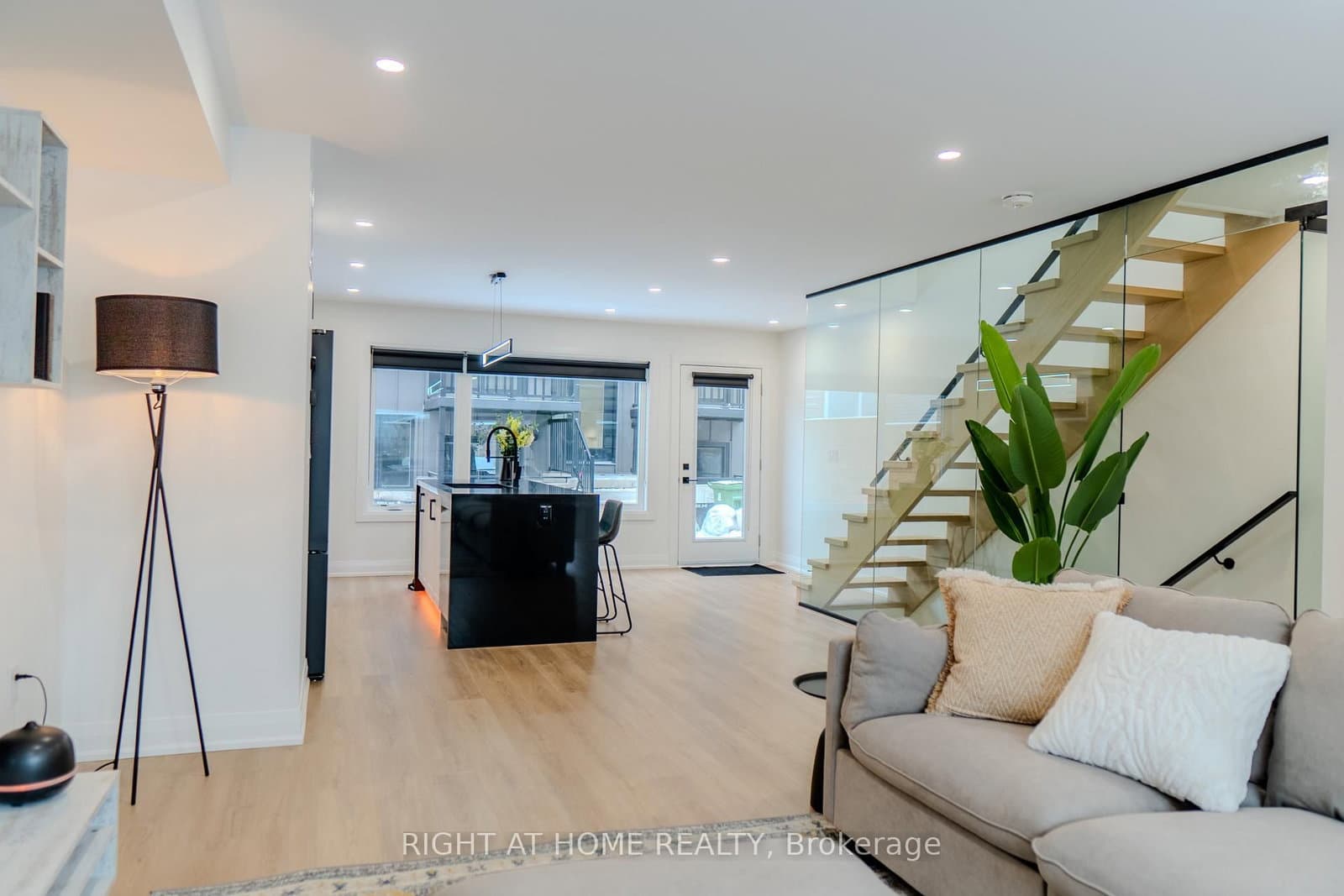16 Habibi Lane - Image 6