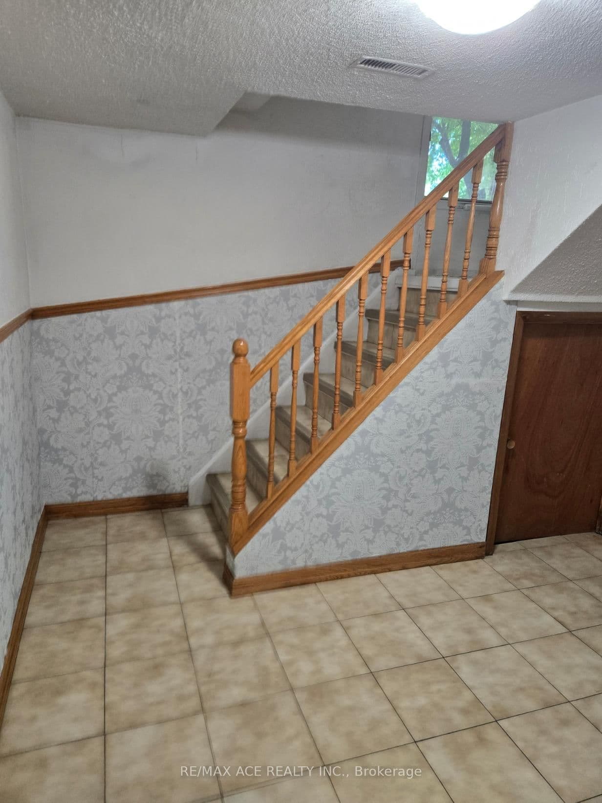 45 Wheelwright Crescent, Unit Bsmt - Image 6