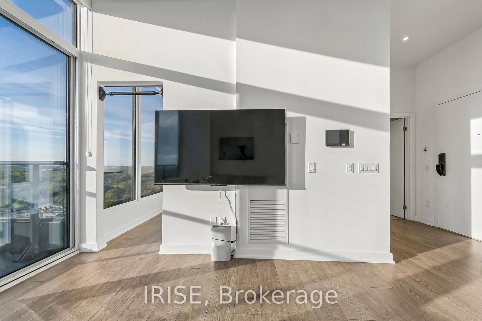 28 Ann Street, Unit PH08 - Image 6