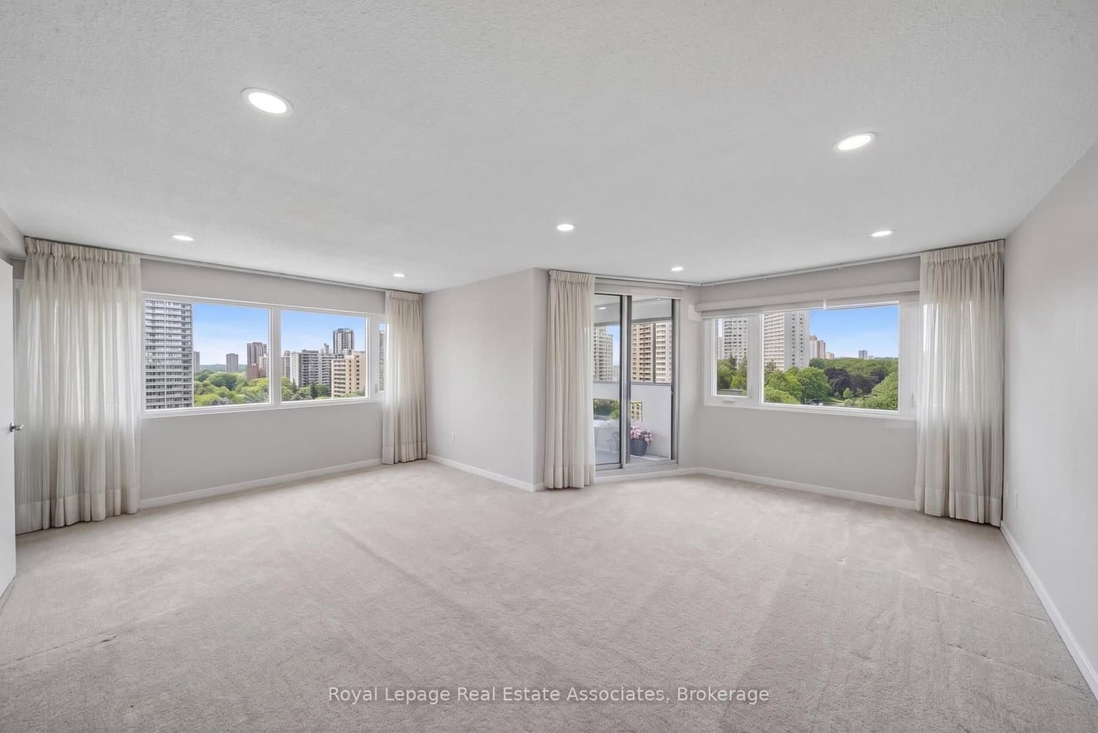 1580 Mississauga Valley Boulevard, Unit 901 - Image 3