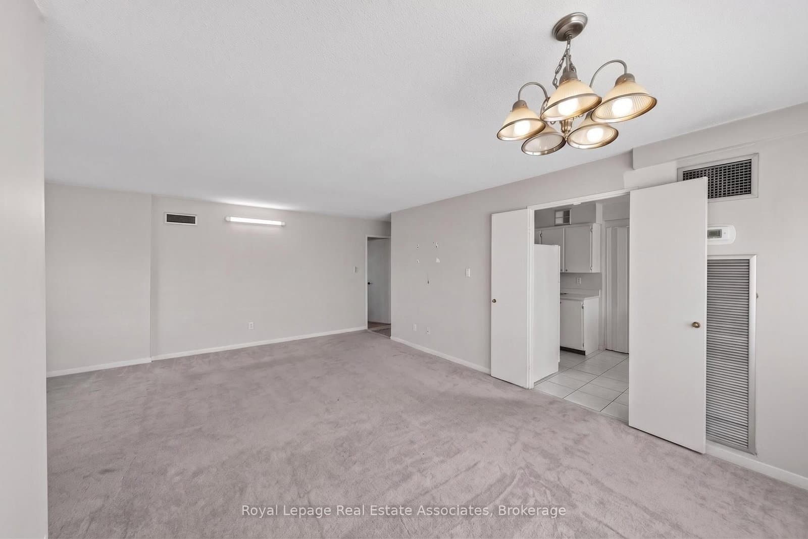 1580 Mississauga Valley Boulevard, Unit 901 - Image 5