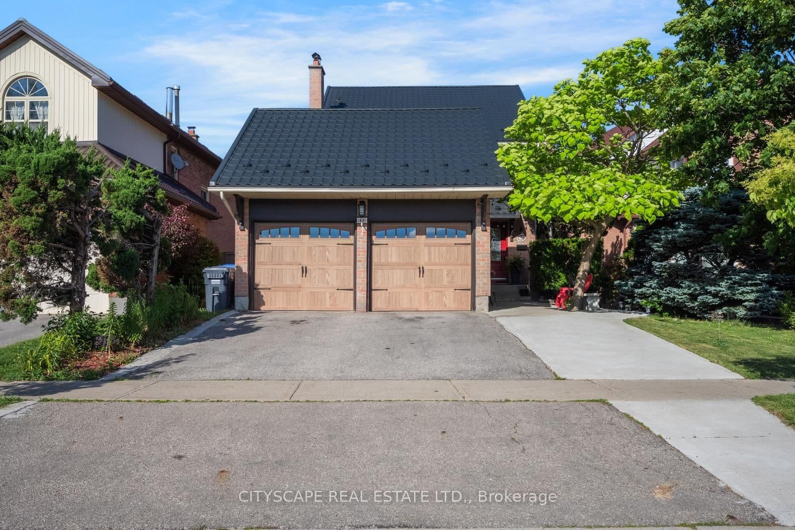 301 Kingsbridge Garden - Image 1