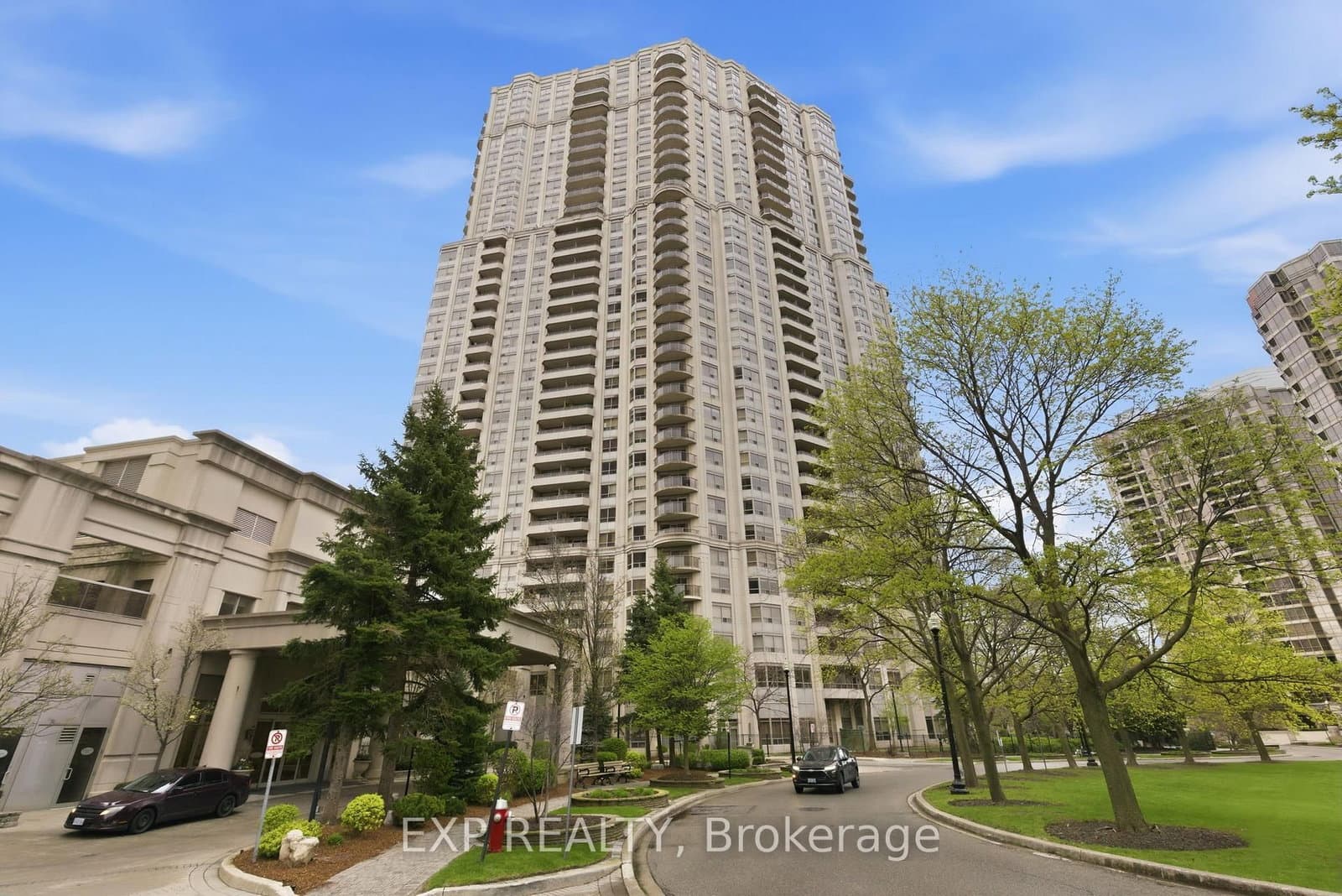 #2120 - 25 Kingsbridge Garden Circle