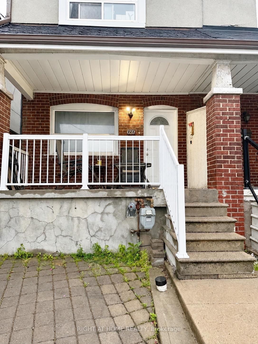 659 Old Weston Road, Unit Rear Apartment - Image 1