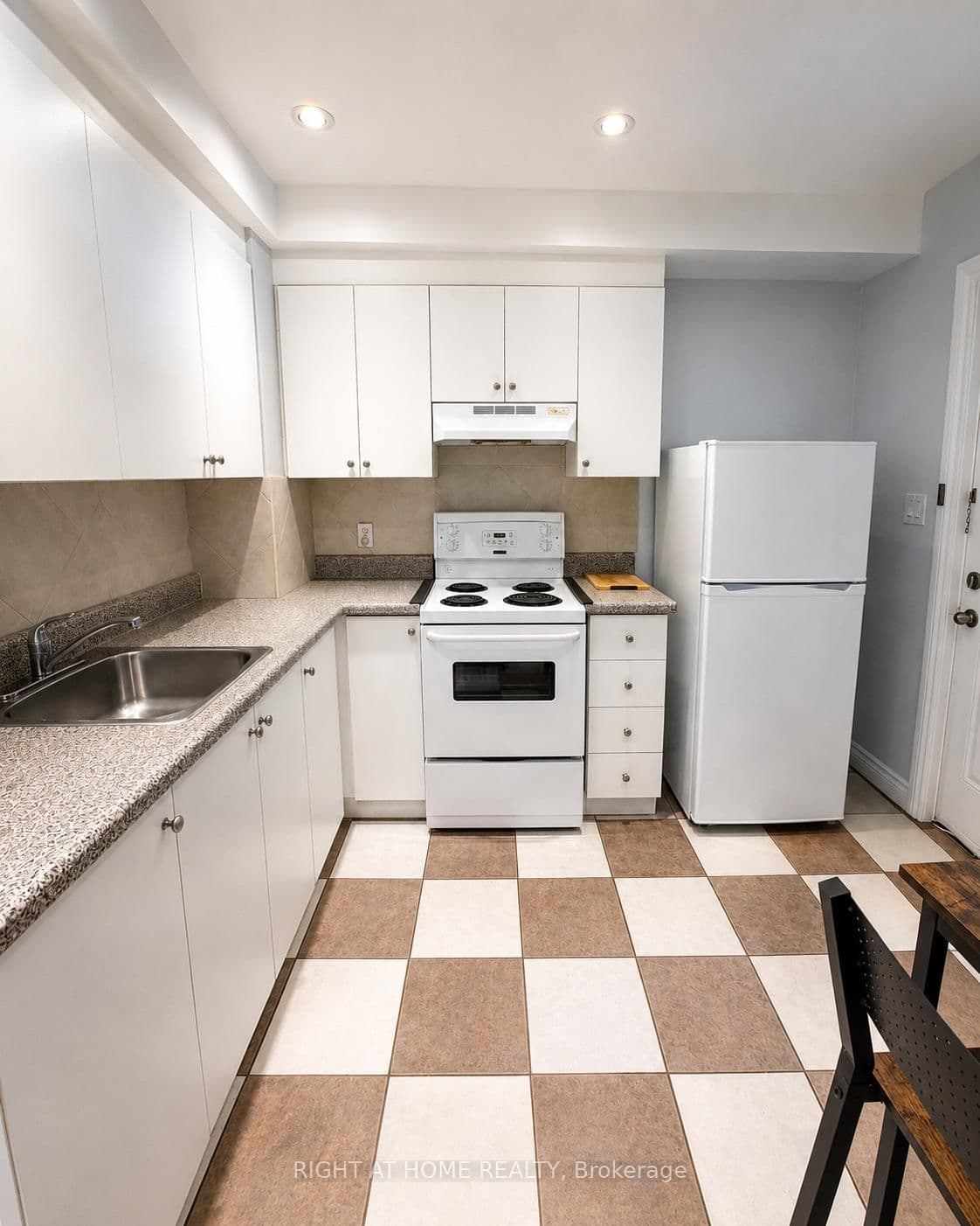 659 Old Weston Road, Unit Rear Apartment - Image 2