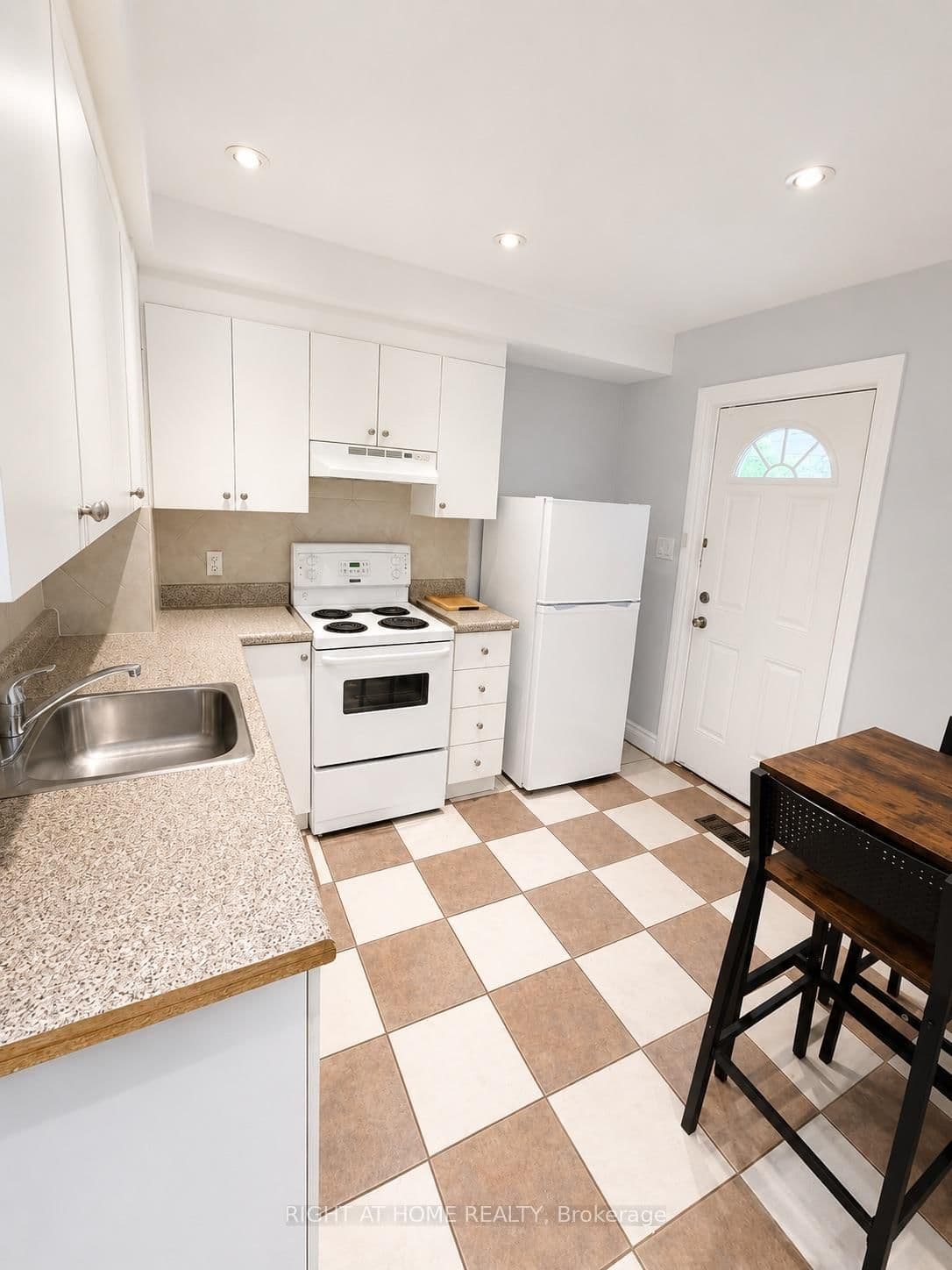 659 Old Weston Road, Unit Rear Apartment - Image 3