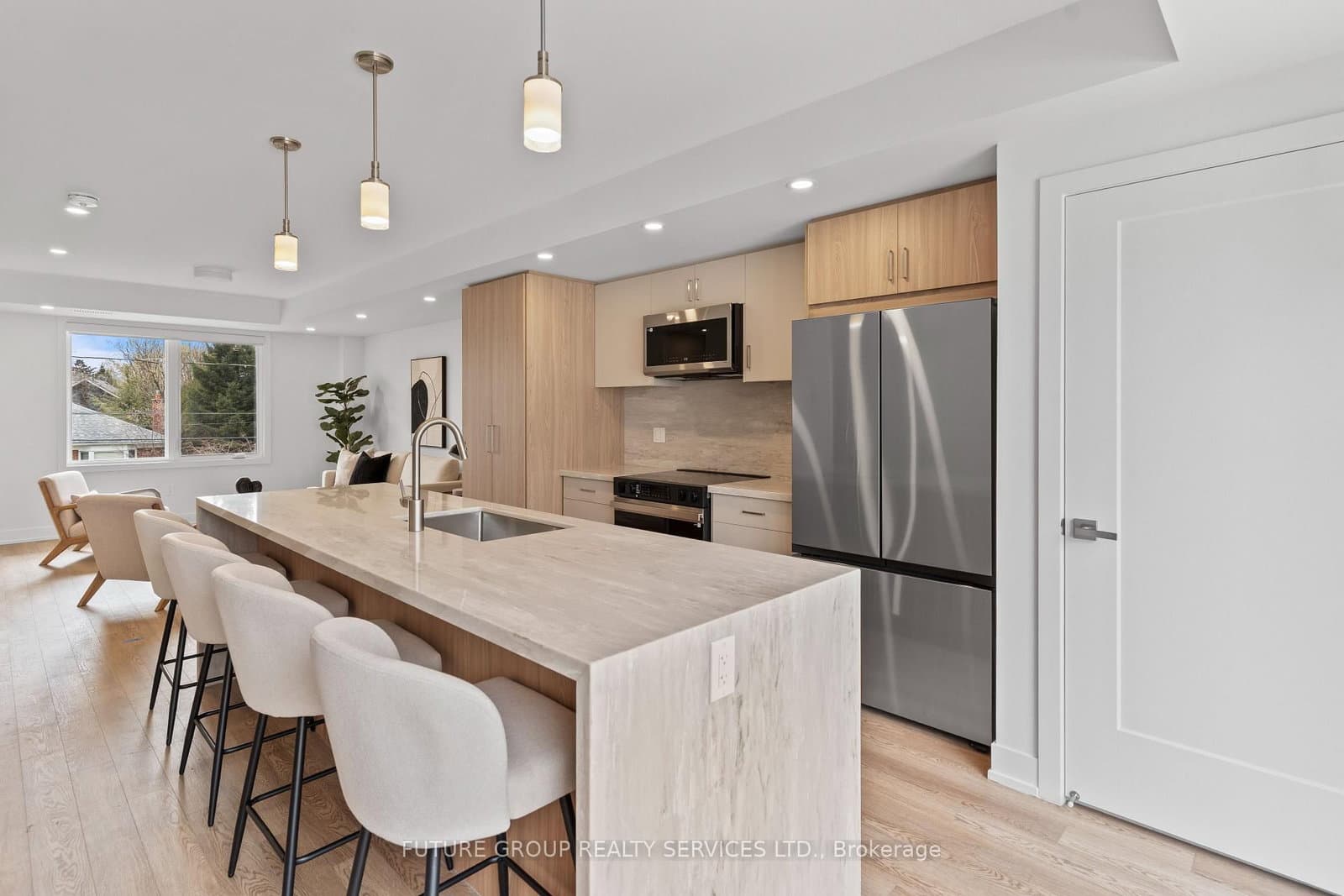 15 Acorn Avenue, Unit Unit 3 - Image 4