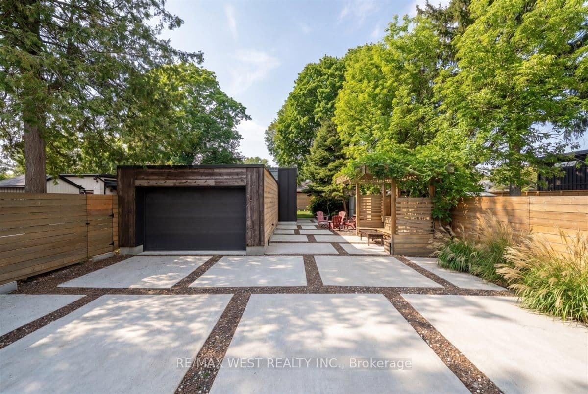 38 Smithfield Drive - Image 2