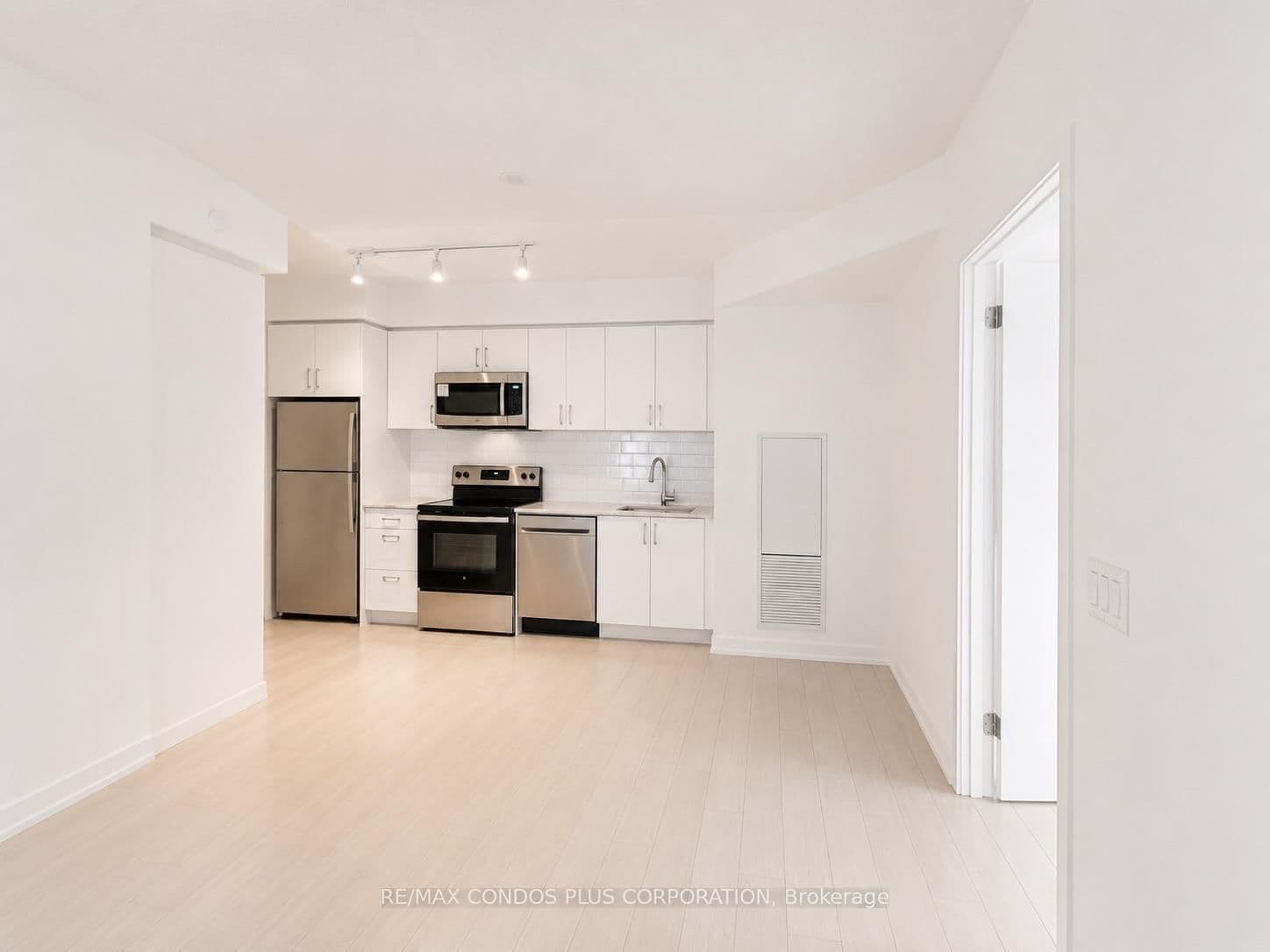 4010 Eglinton Avenue W, Unit 304 - Image 4