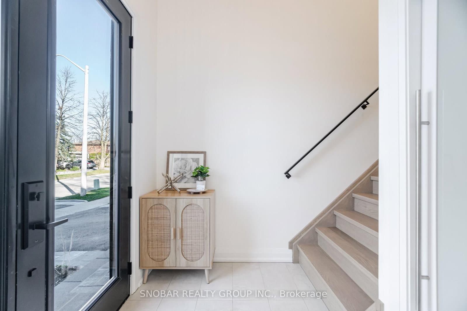 720 Hillman Crescent - Image 3