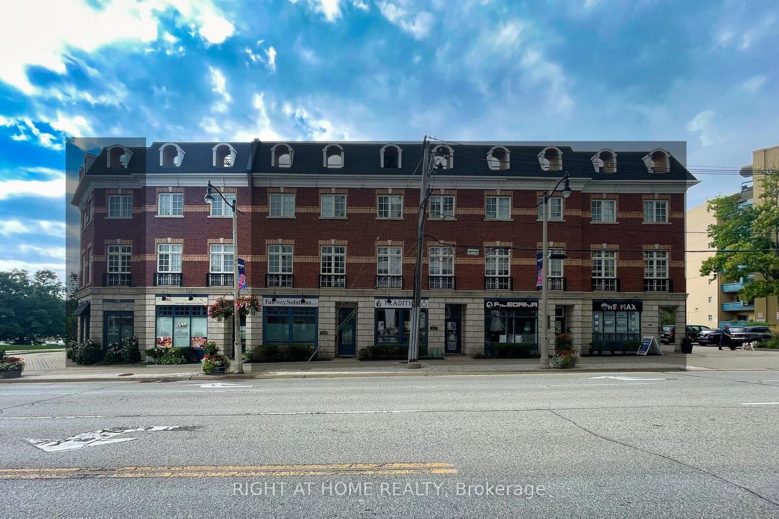 120 BRONTE Road, Unit 10 - Image 1