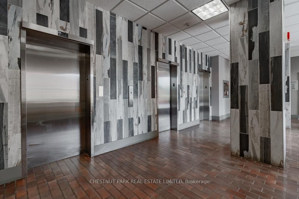 150 Lakeshore Road W, Unit 1003 - Image 4