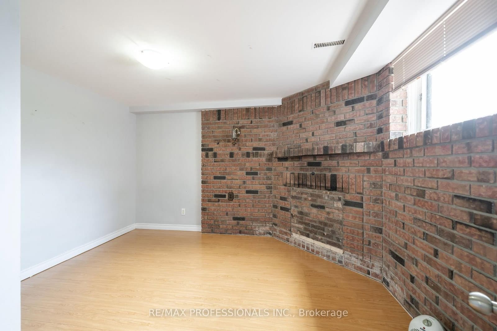 35A Bowie Avenue, Unit Bsmt - Image 6