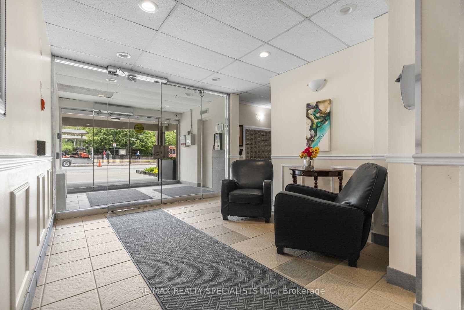 49 Queen Street, Unit 301 - Image 2