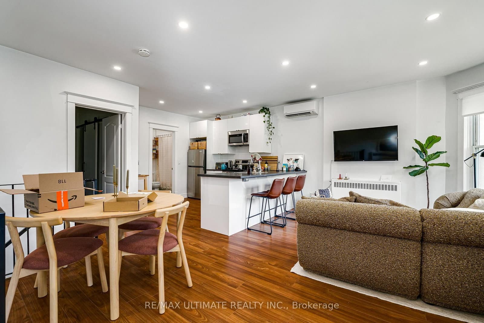 56 WRIGHT Avenue - Image 6