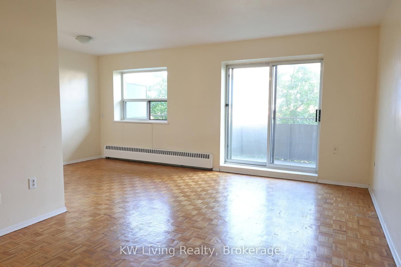 480 Lakeshore Road E, Unit 301 - Image 2