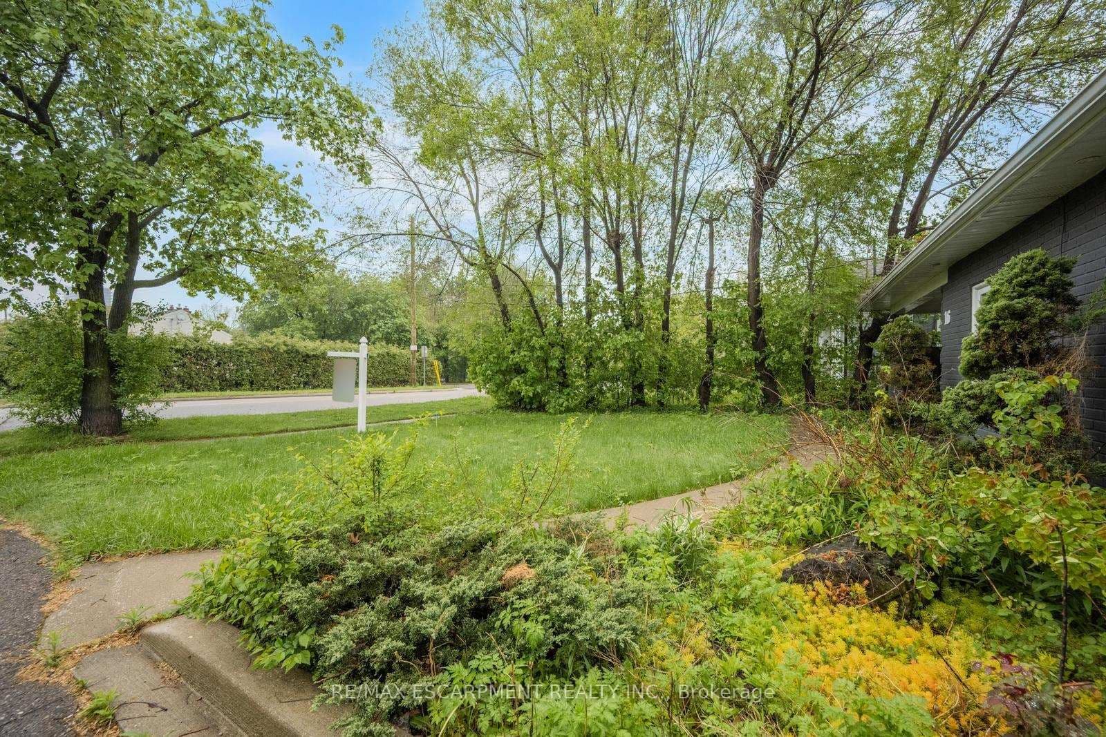 16 Woodward Avenue - Image 3