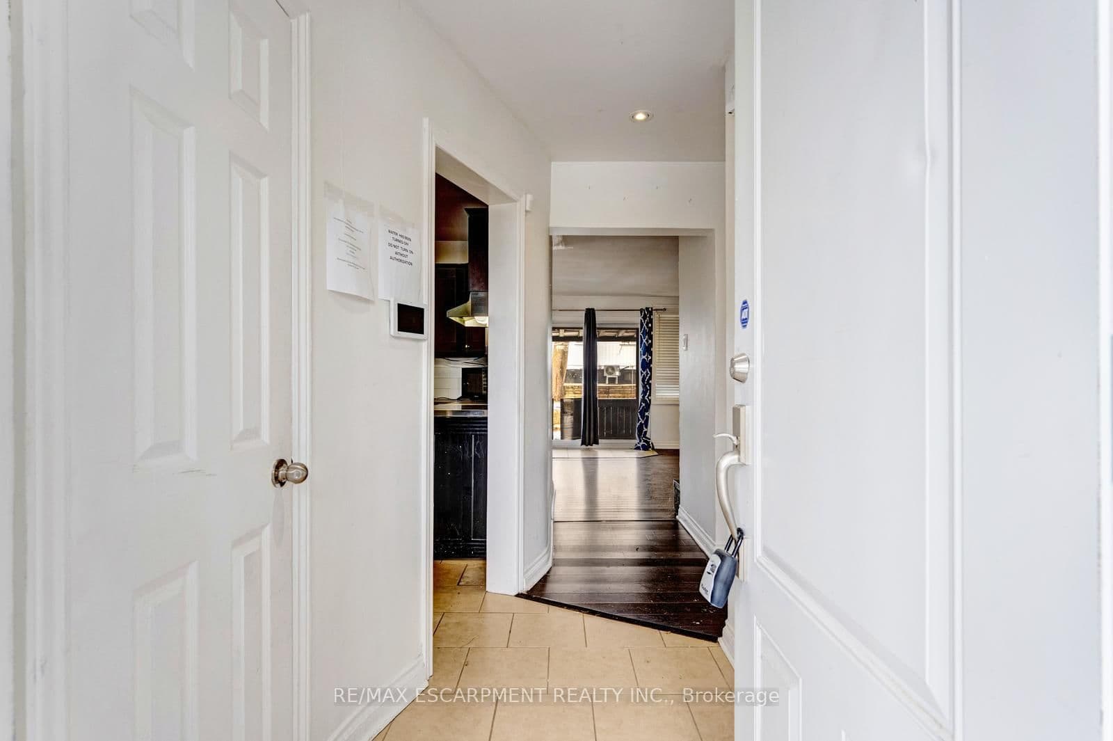 16 Woodward Avenue - Image 6