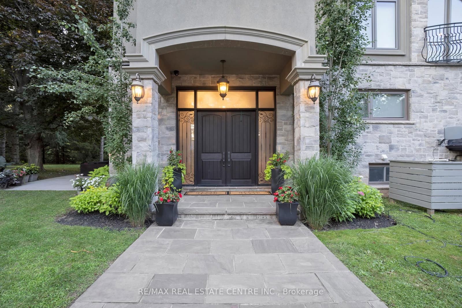 1175 Derry Road - Image 4