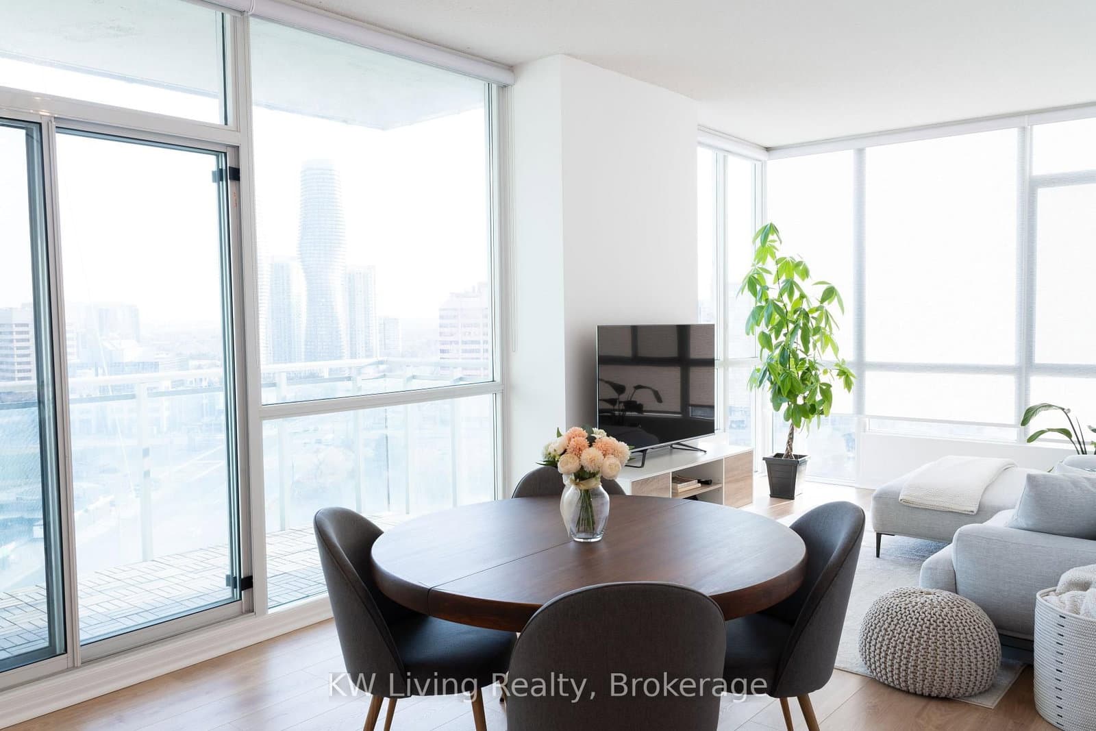 220 Burnhamthorpe Road W, Unit 1502 - Image 5