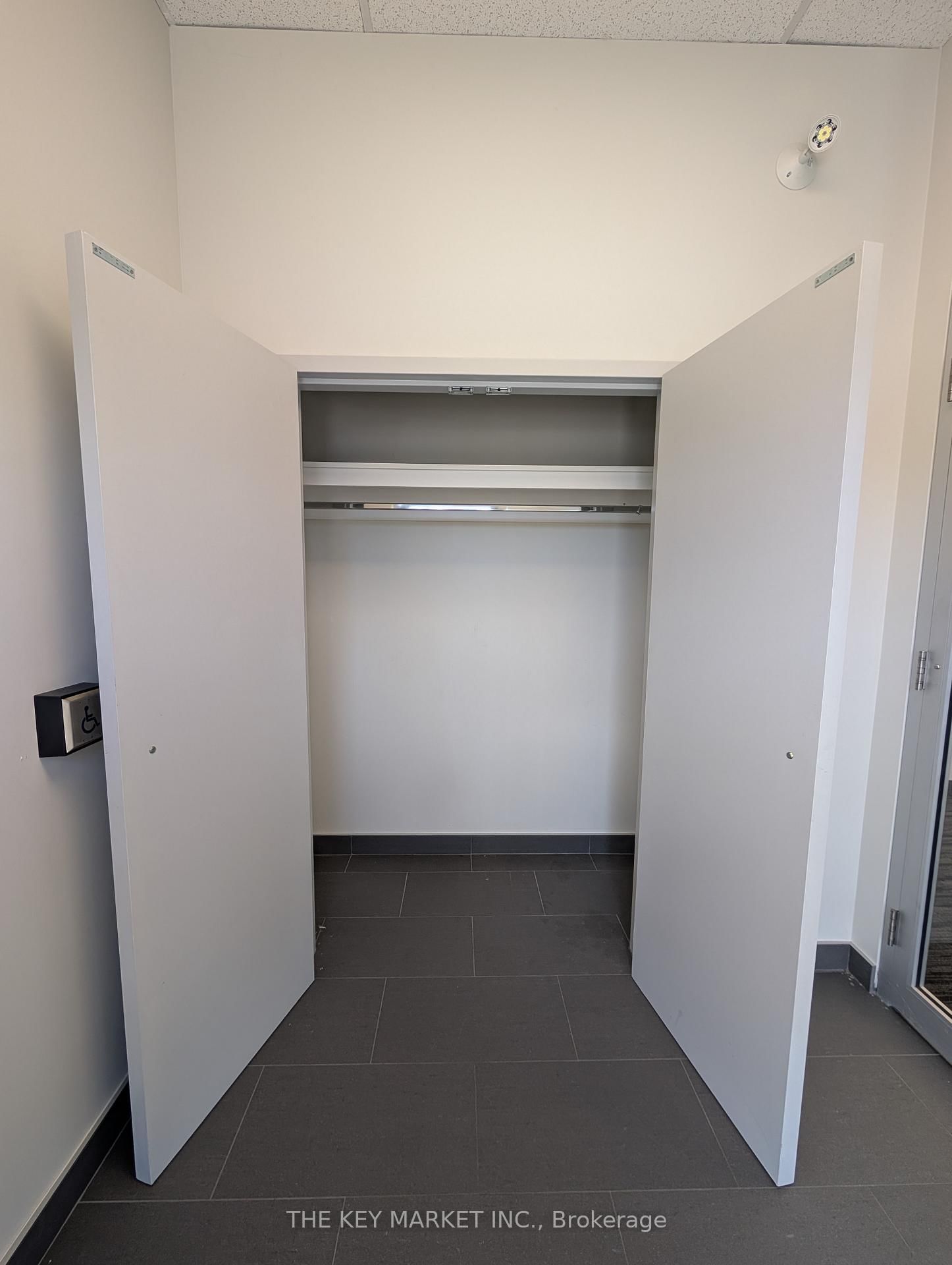 3600A Laird Road, Unit 9-11 - Image 4