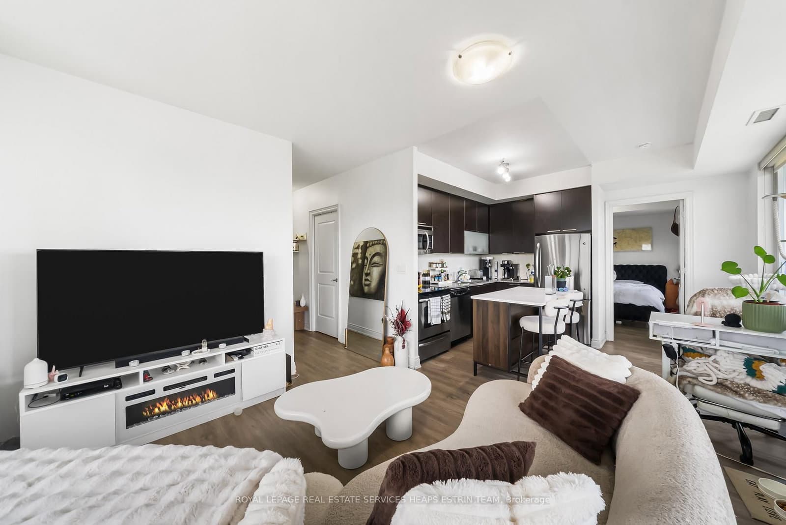 16 Brookers Lane, Unit 3301 - Image 3