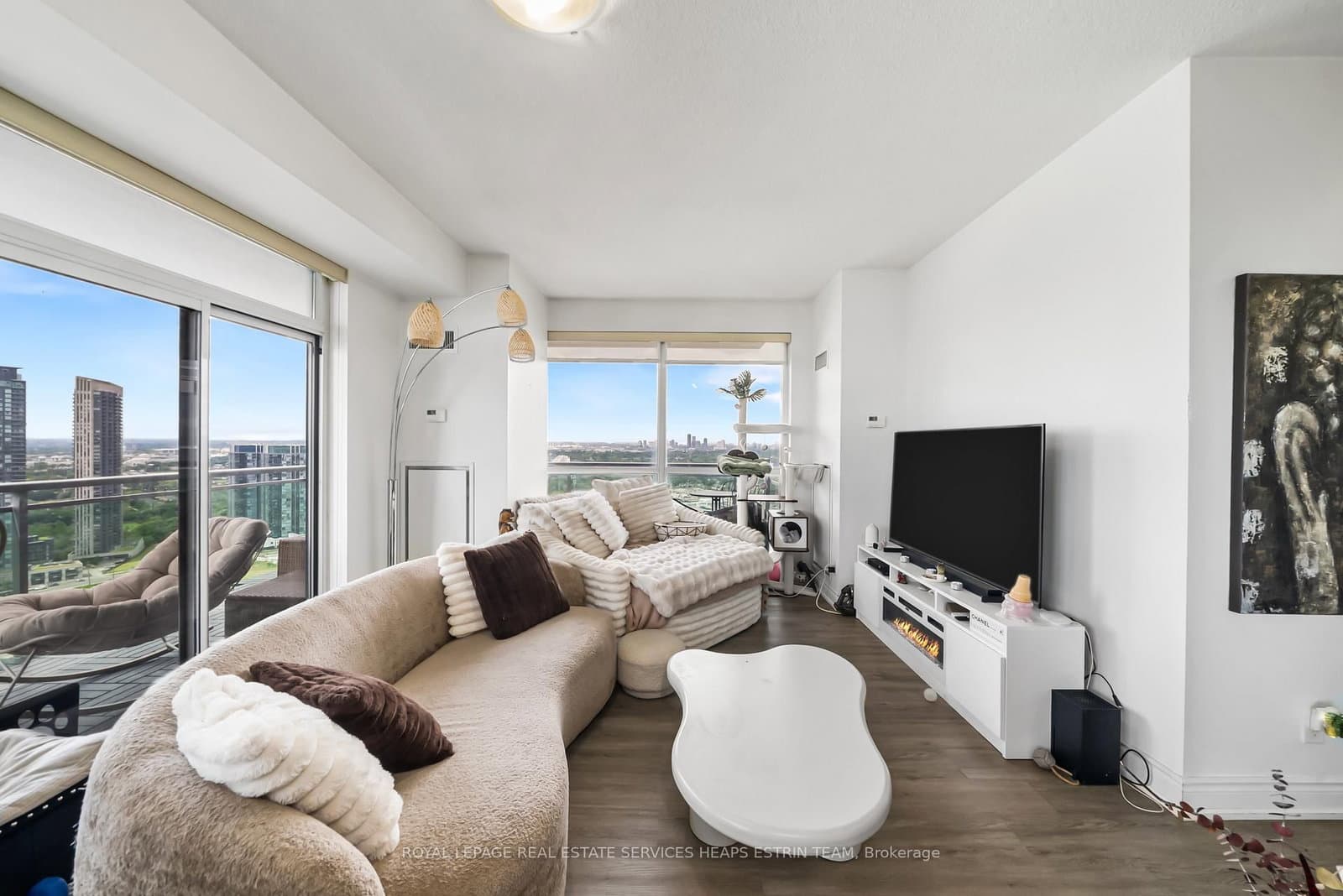 16 Brookers Lane, Unit 3301 - Image 4