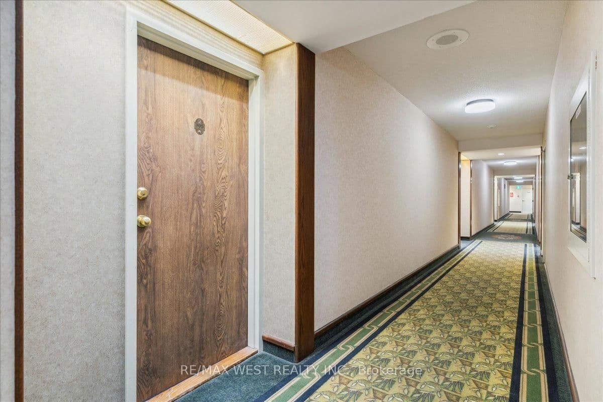 26 Hanover Road, Unit 905 - Image 4
