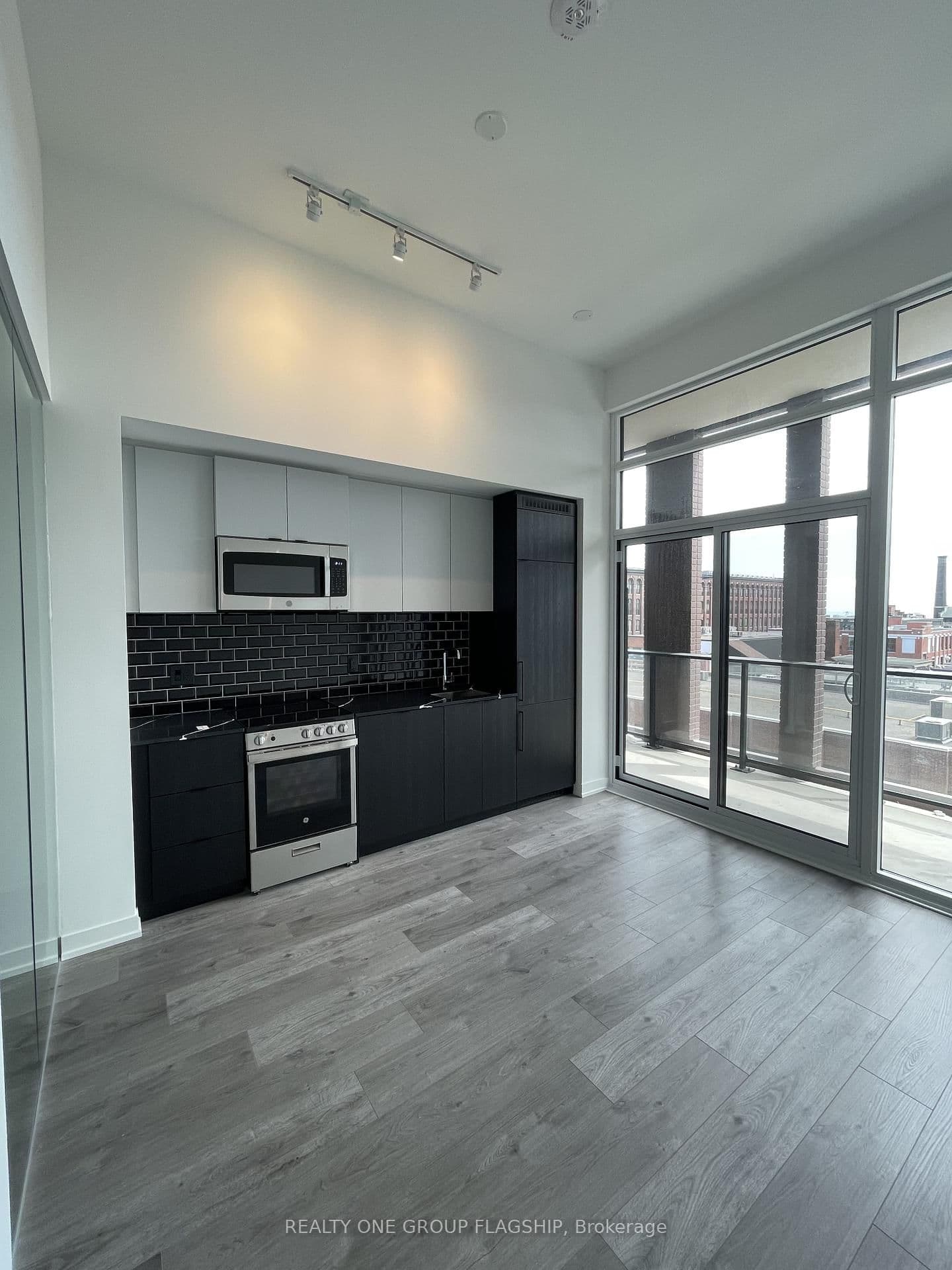 285 Dufferin Street, Unit 423 - Image 1