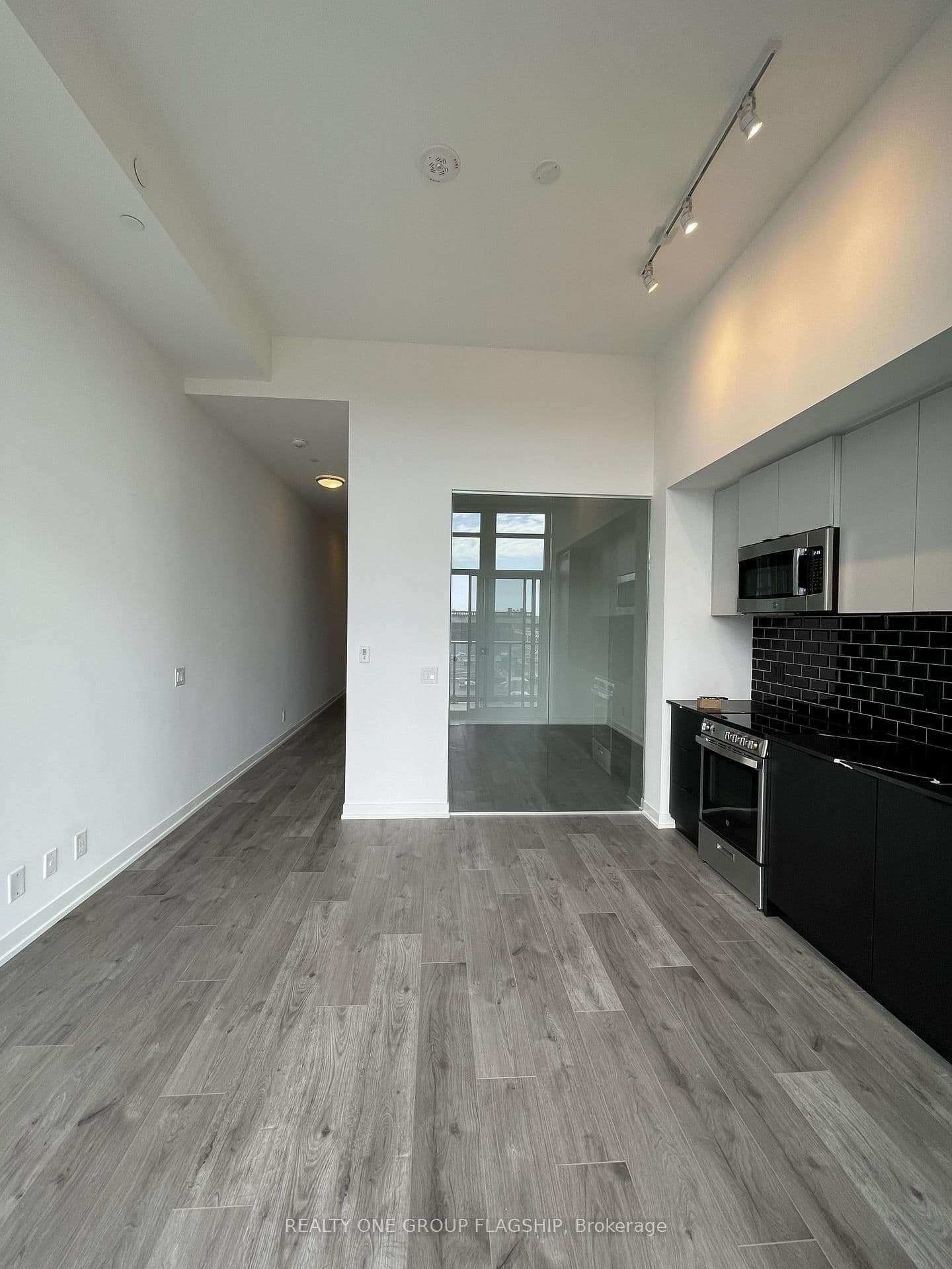 285 Dufferin Street, Unit 423 - Image 2