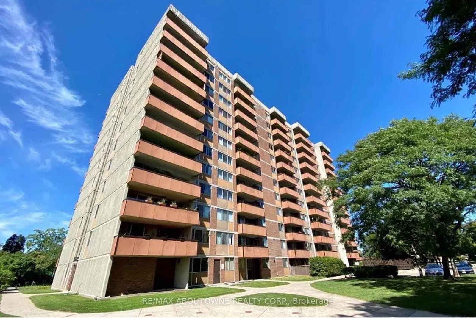 165 La Rose Avenue, Unit 916 - Image 1