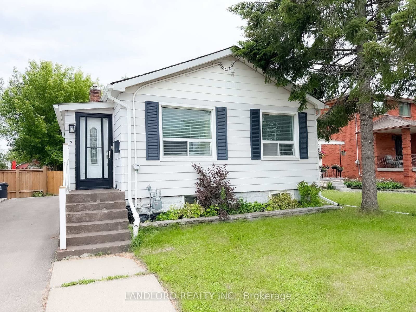 9 Albright Avenue, Unit Main - Image 1
