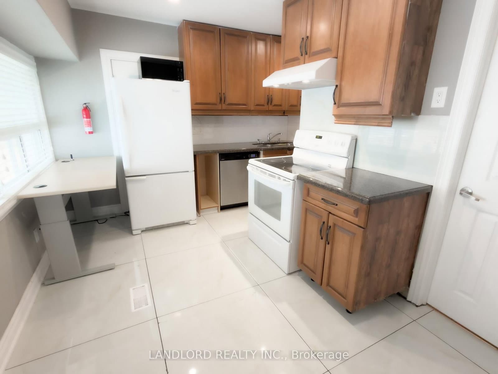 9 Albright Avenue, Unit Main - Image 2
