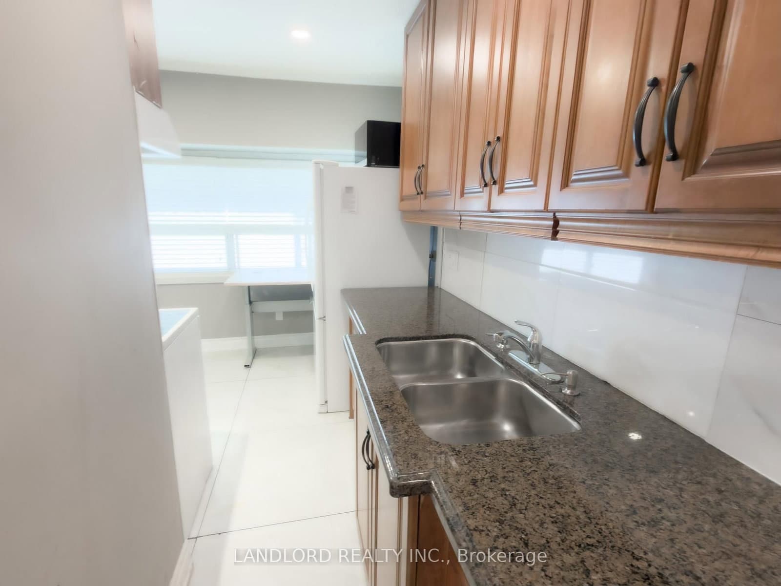 9 Albright Avenue, Unit Main - Image 4