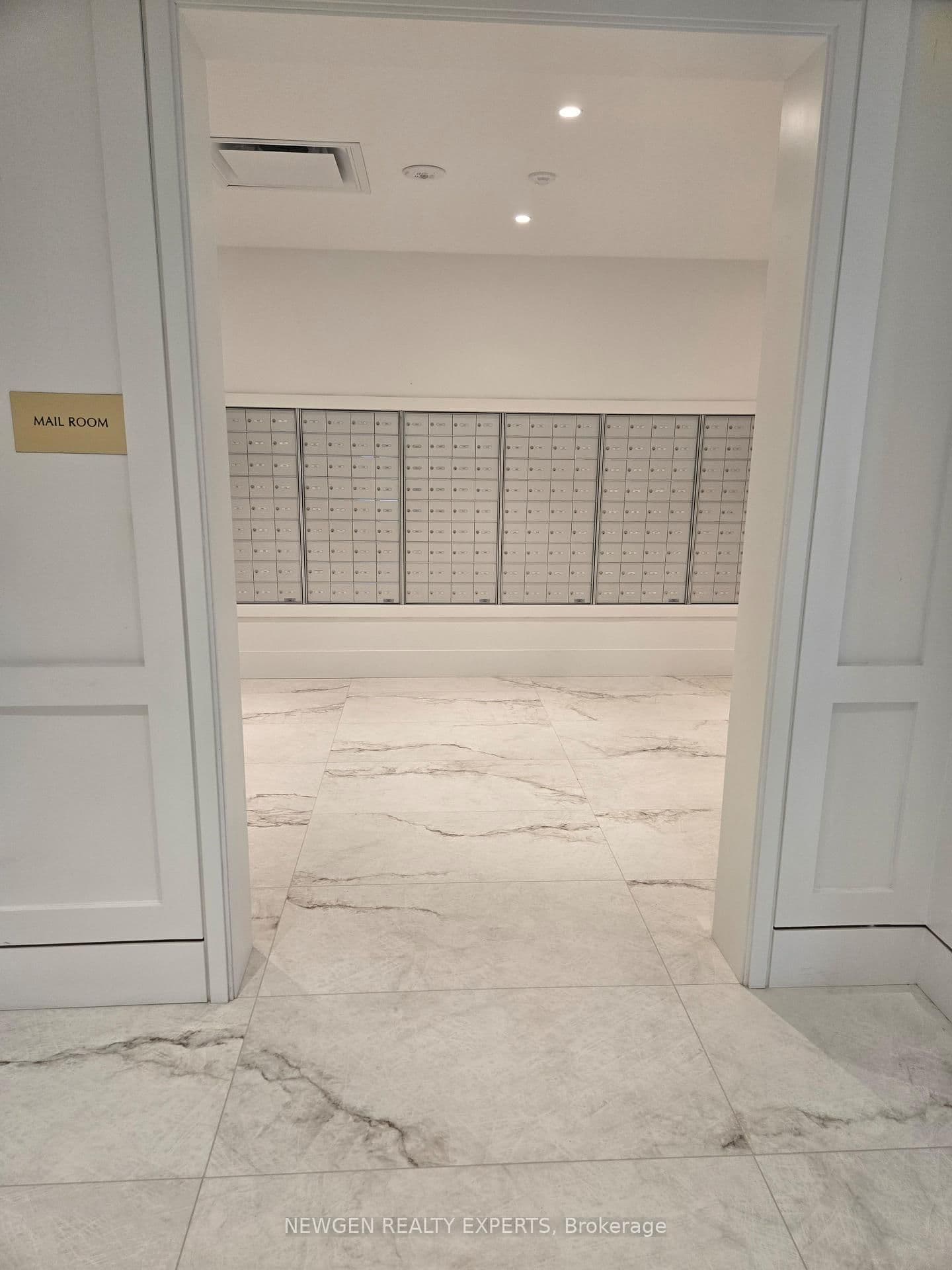 4010 Eglinton Avenue W, Unit 414 - Image 1