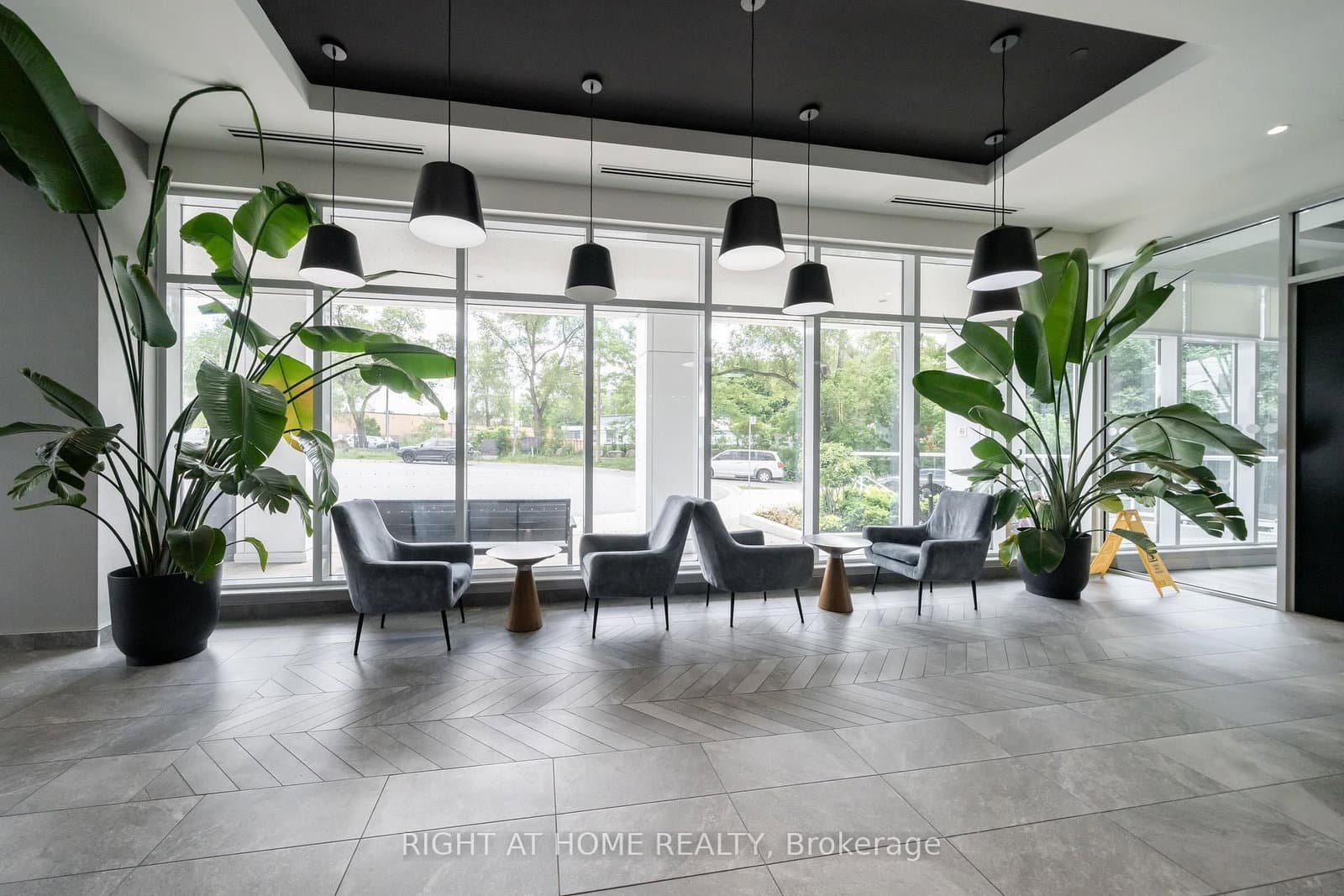 10 Wilby Crescent, Unit 807 - Image 3
