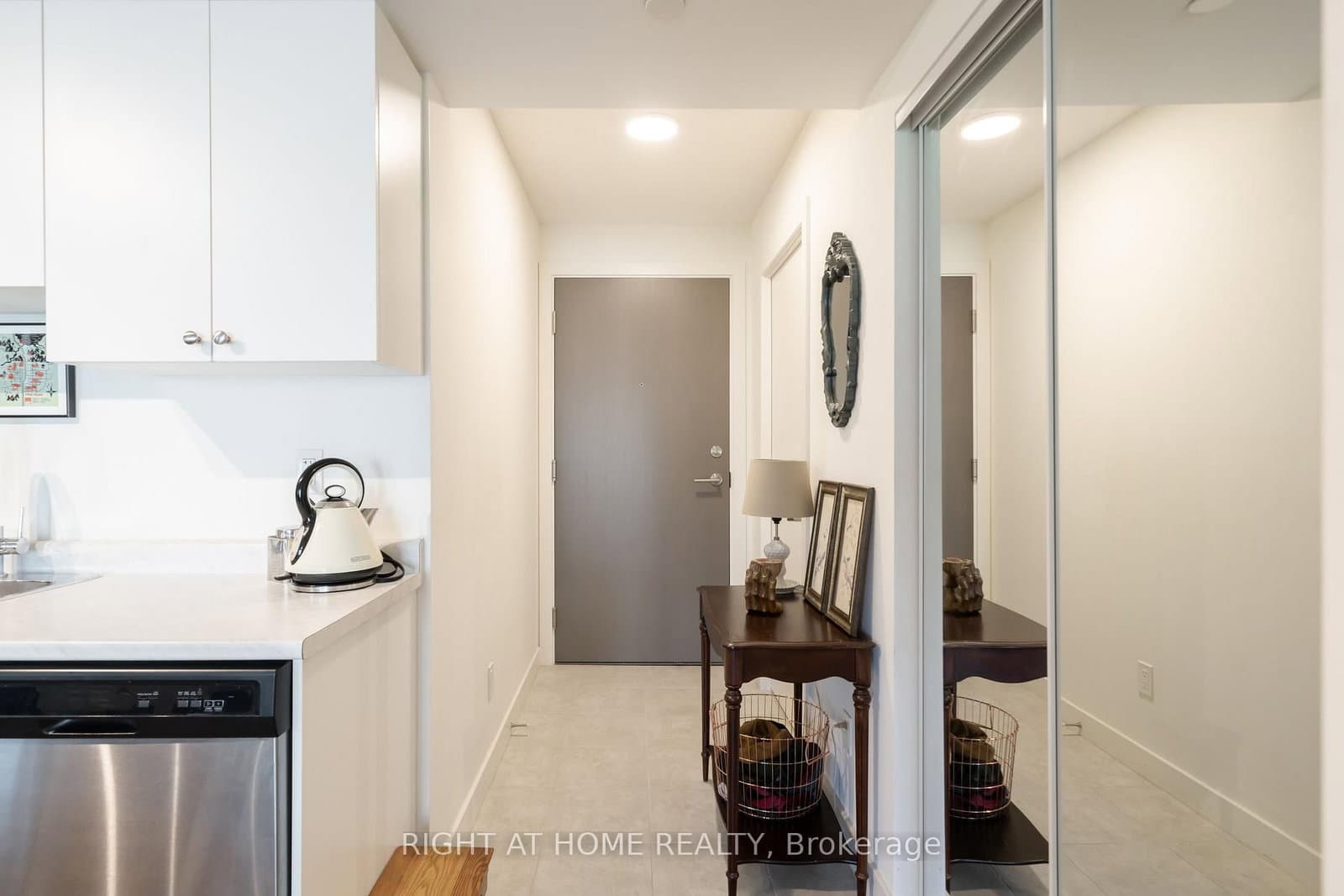 10 Wilby Crescent, Unit 807 - Image 5