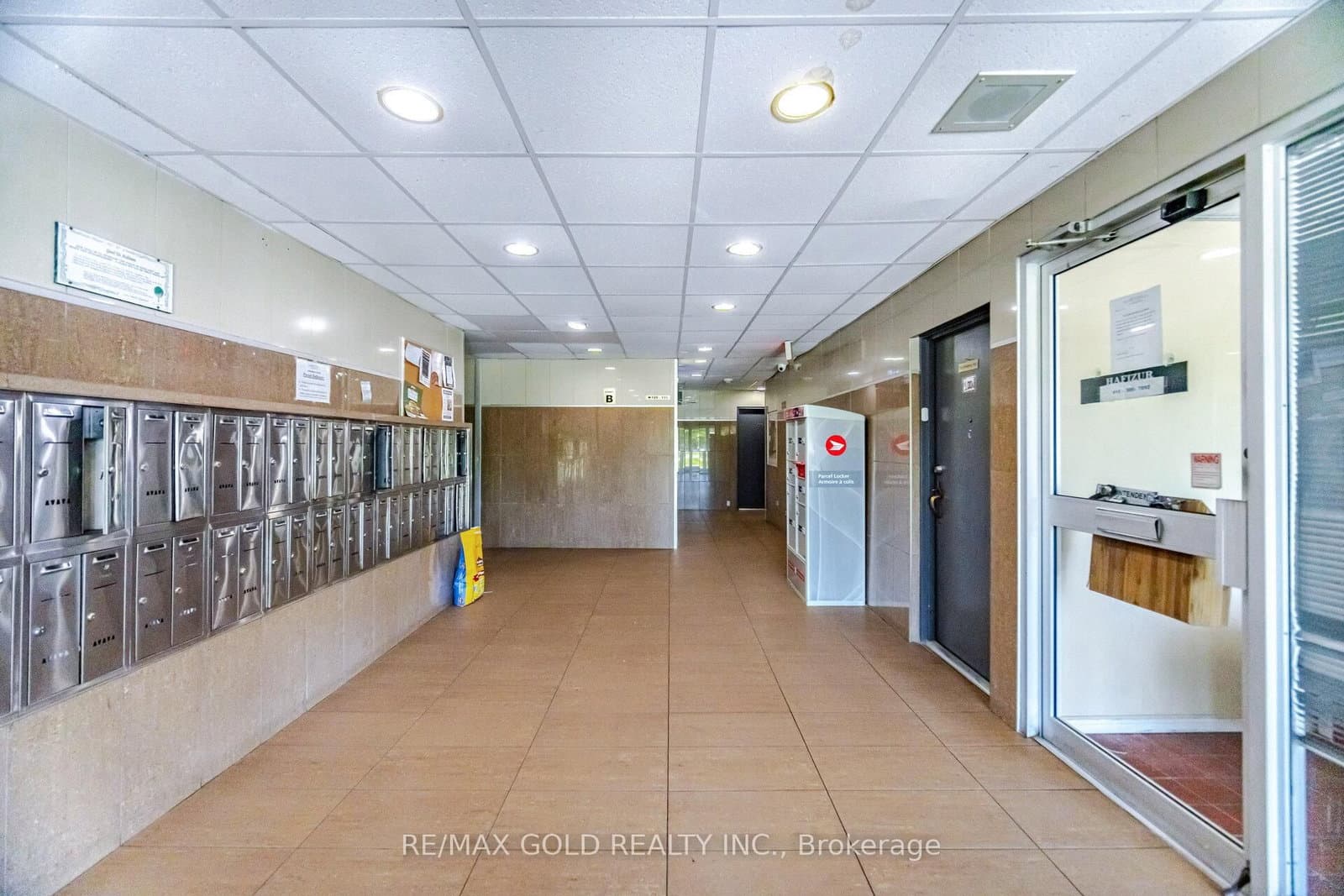 3025 The Credit Woodlands Drive, Unit 251 - Image 5